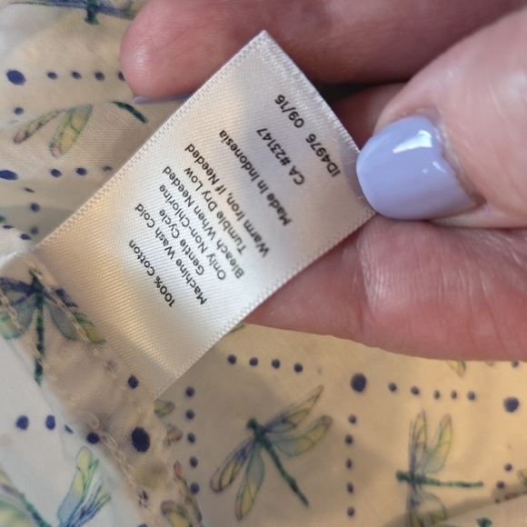 Talbots Dragon Fly Long Sleeve Button Shirt - Size Medium Petitie White Women - Picture 11 of 12